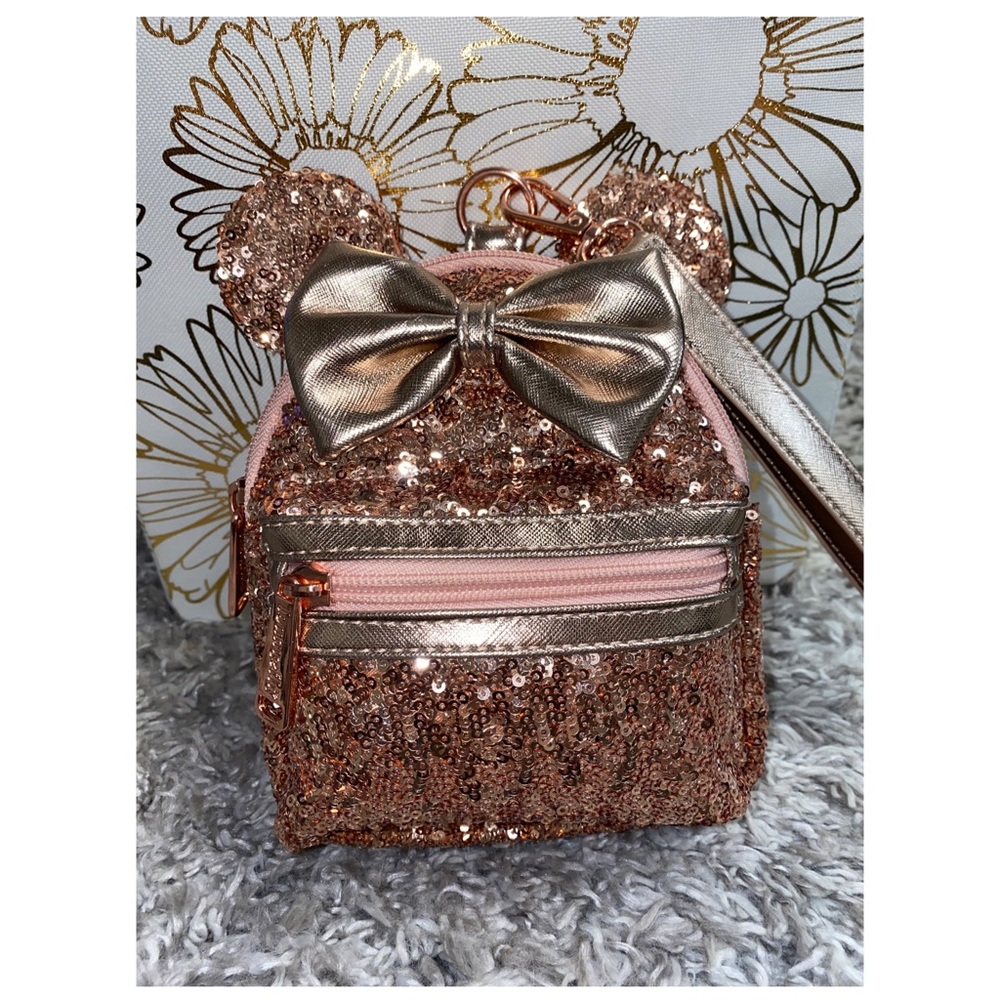Disney Minnie Mouse wristlet